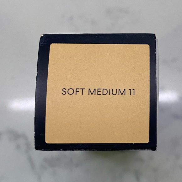 Bare Minerals Liquid Foundation in Soft medium 11 - Picture 2 of 3